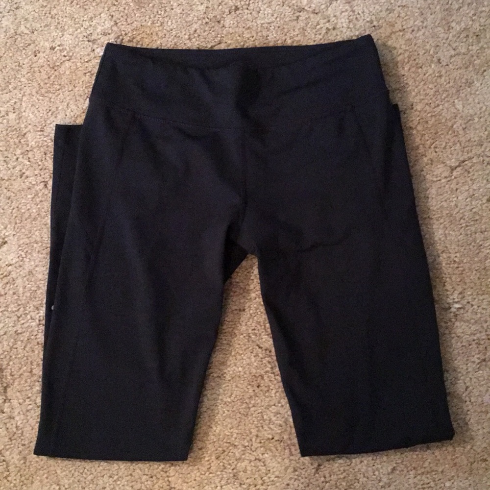 Black Oakley leggings